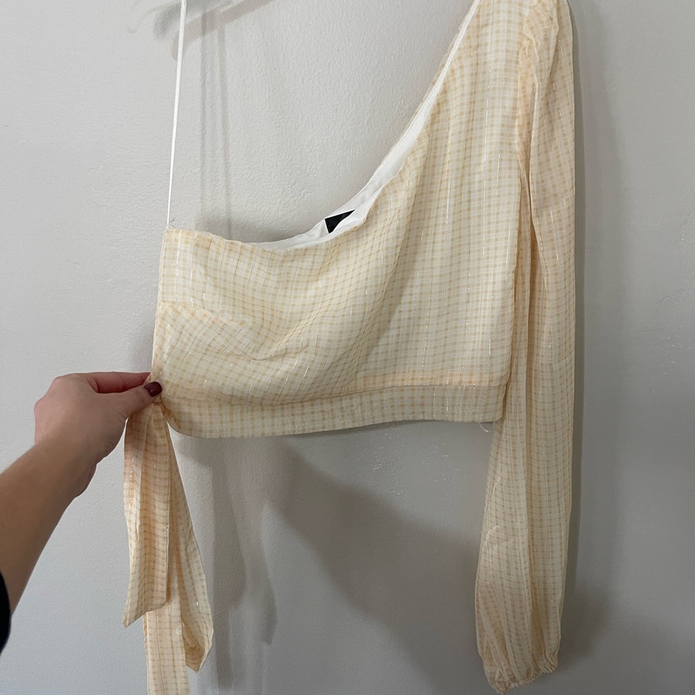 One shoulder long sleeve crop top
